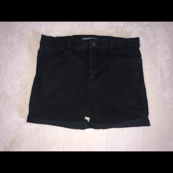 Wallflower Size 13 Black Jean Shorts - from kohl’s - Picture 1 of 4